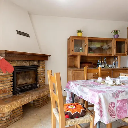 5 Bedroom Gorgeous In * Podenzana